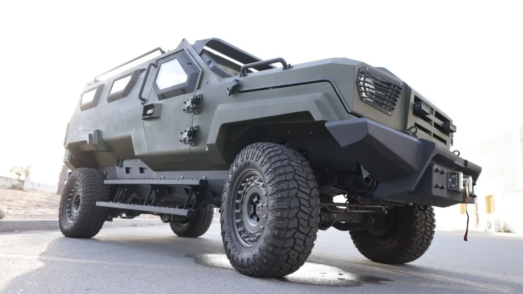 RHD GER 1D APC schutzcarr front view