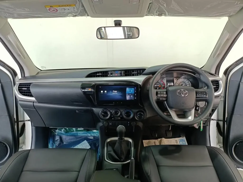 Toyota RHD HILUX 2.8L DC Cockpit