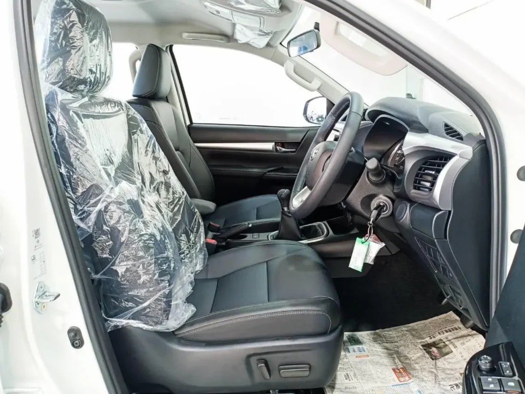 Toyota RHD HILUX 2.8L DC Driver Seat