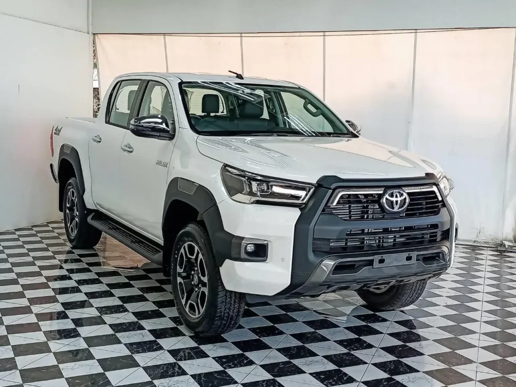 Toyota RHD HILUX 2.8L DC Front View Left Angle