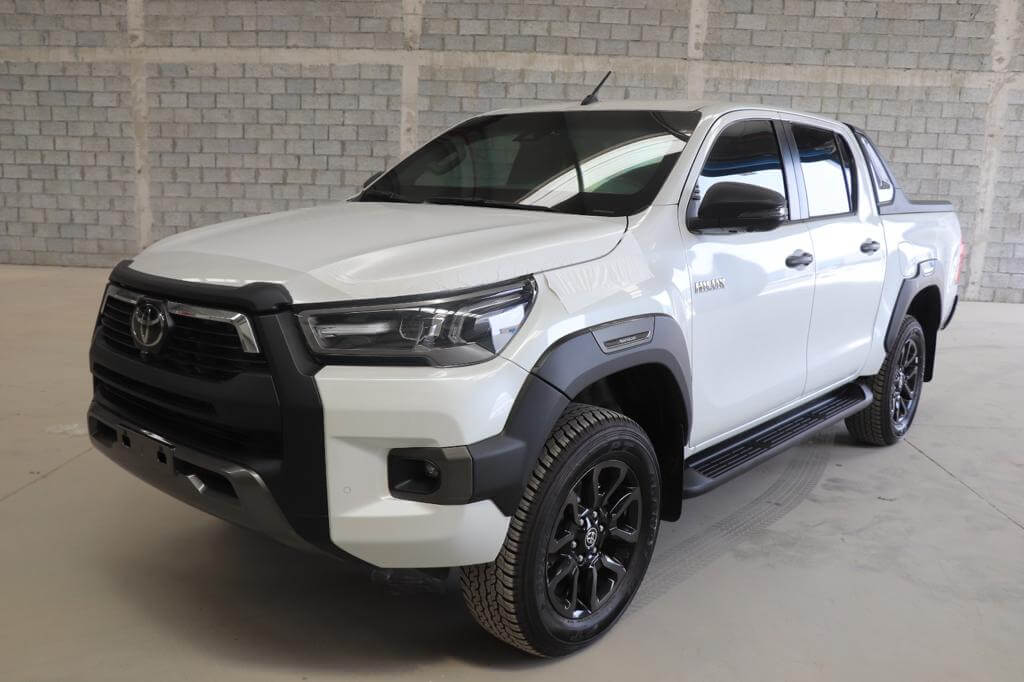 This image has an empty alt attribute; its file name is schutzcarr-toyota-hilux-inside-warehouse.jpg